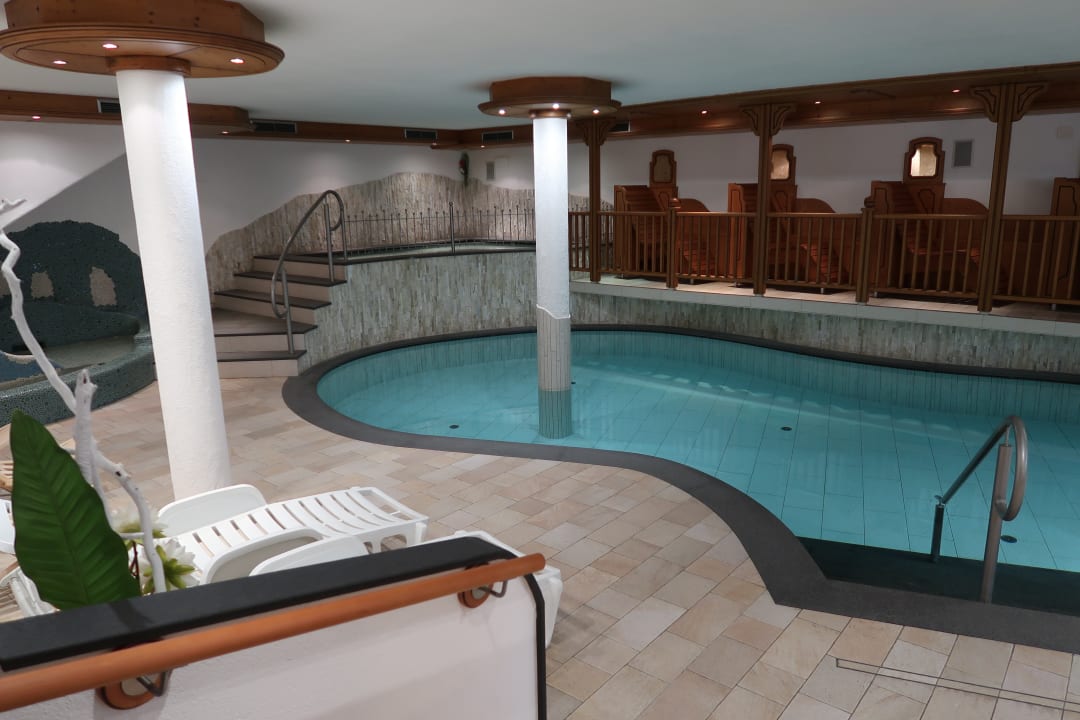 Pool Hotel Gisserhof