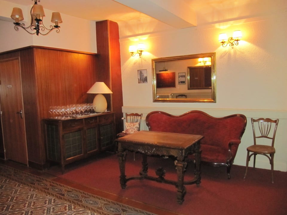 Nebentisch im Restaurant Hostellerie Des Trois Pigeons