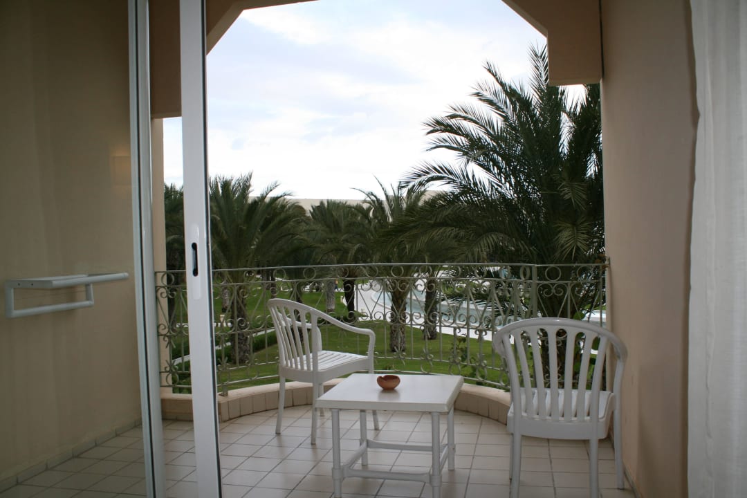 Balkon mit Pool und seitl. Meerblick Zimmer 2039 Iberostar Waves Averroes