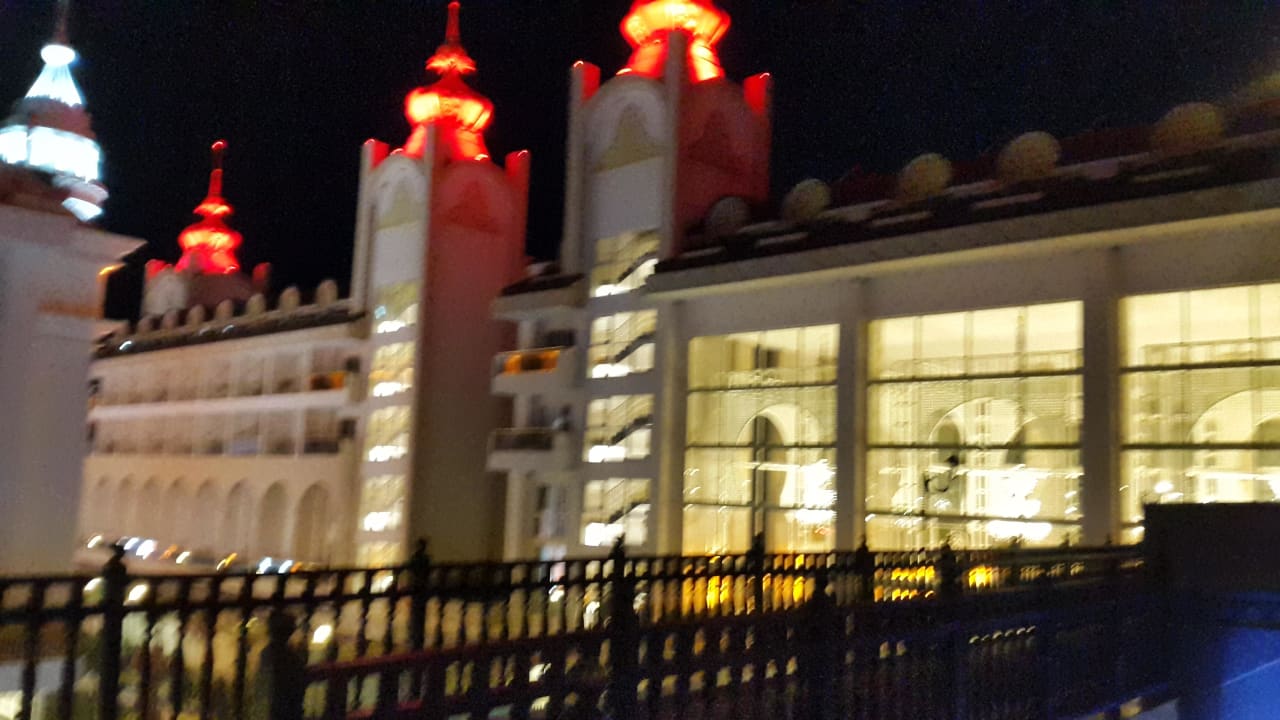 Abends Well Palace Side