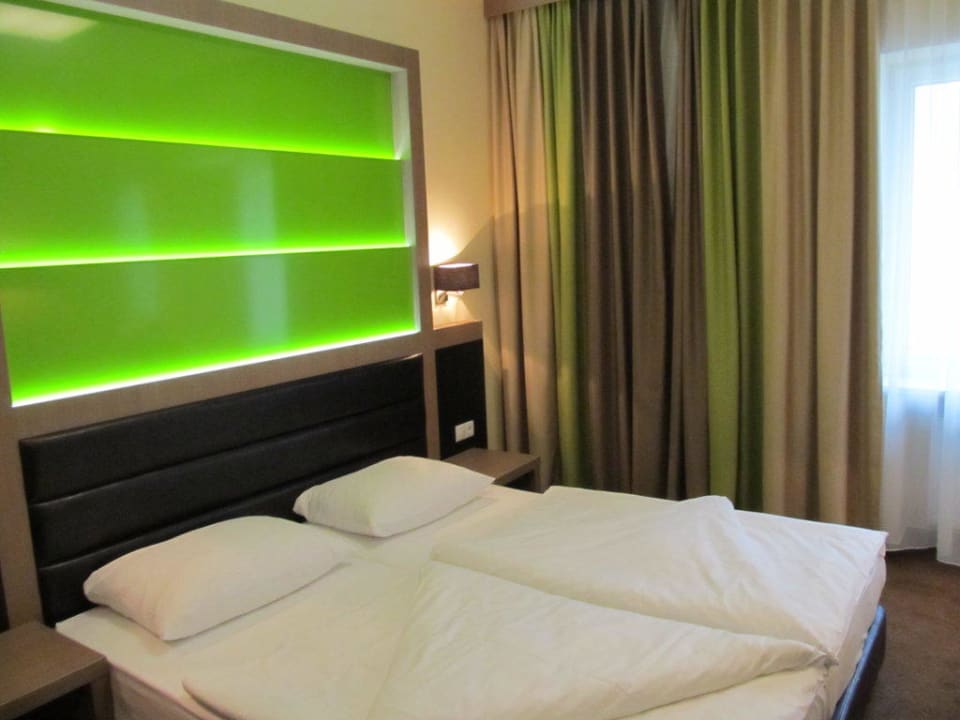 Zimmeransicht Holiday Inn - the niu, Fusion Hamburg St. Georg