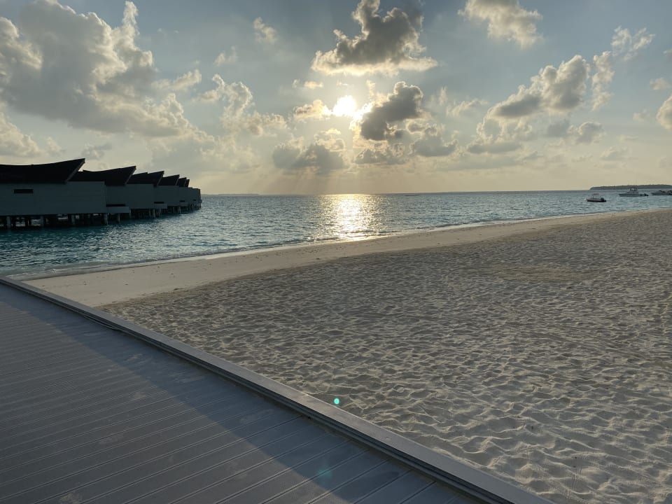 Strand Kuredhivaru Resort and Spa, Maldives