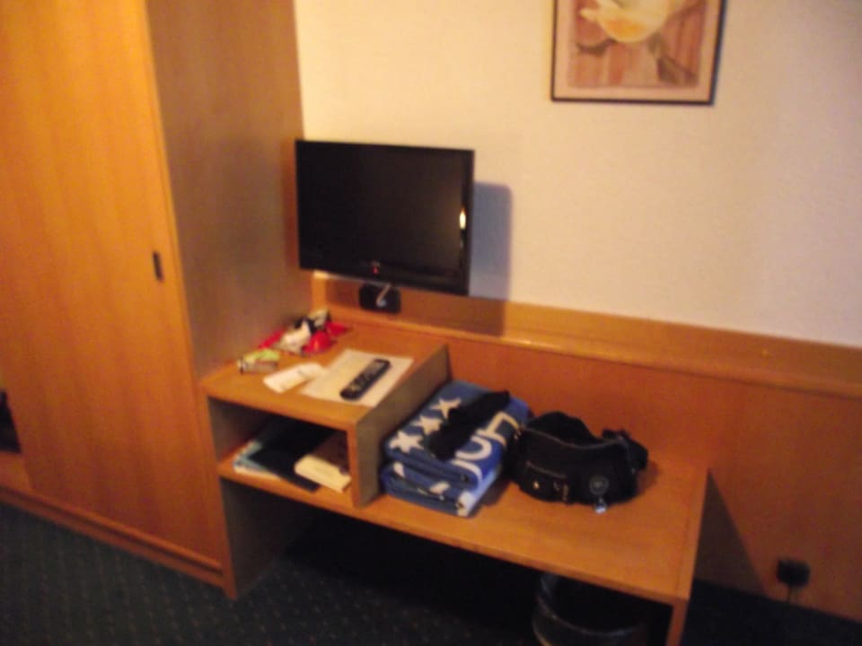 Ablage und TV Landhotel Magdalenenhof