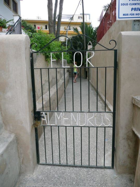 Der Hintereingang FLOR los Almendros Hotel