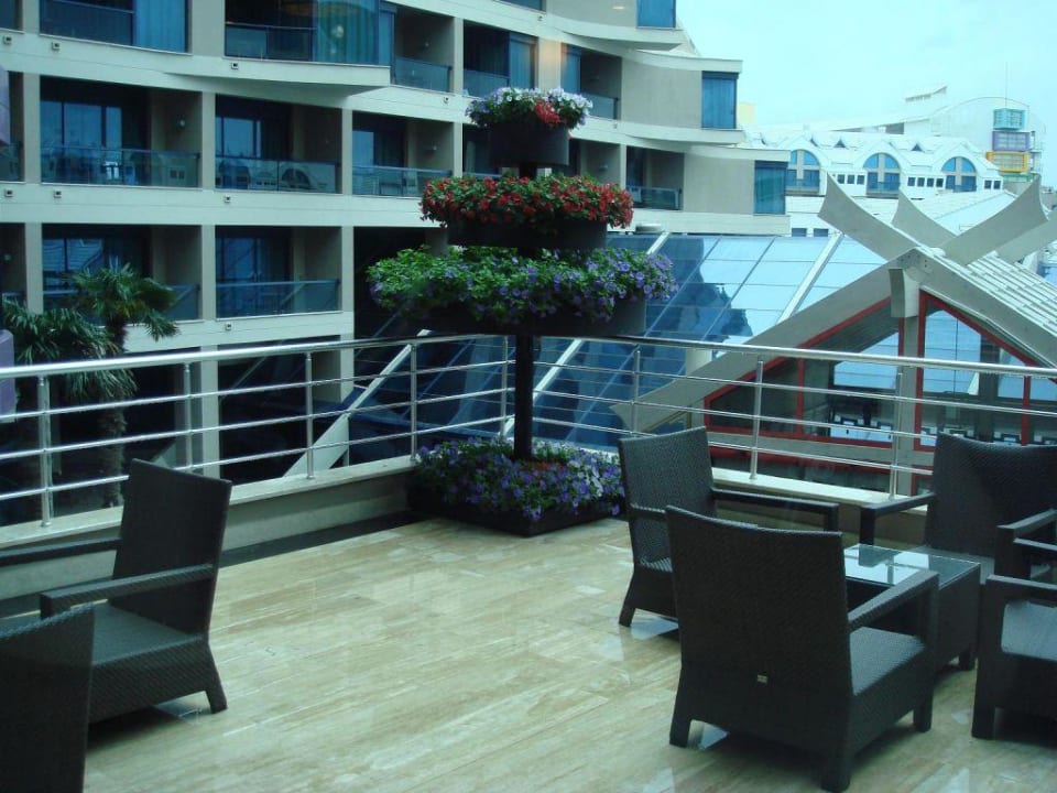 Продолжение лобби на улице) Susesi Luxury Resort