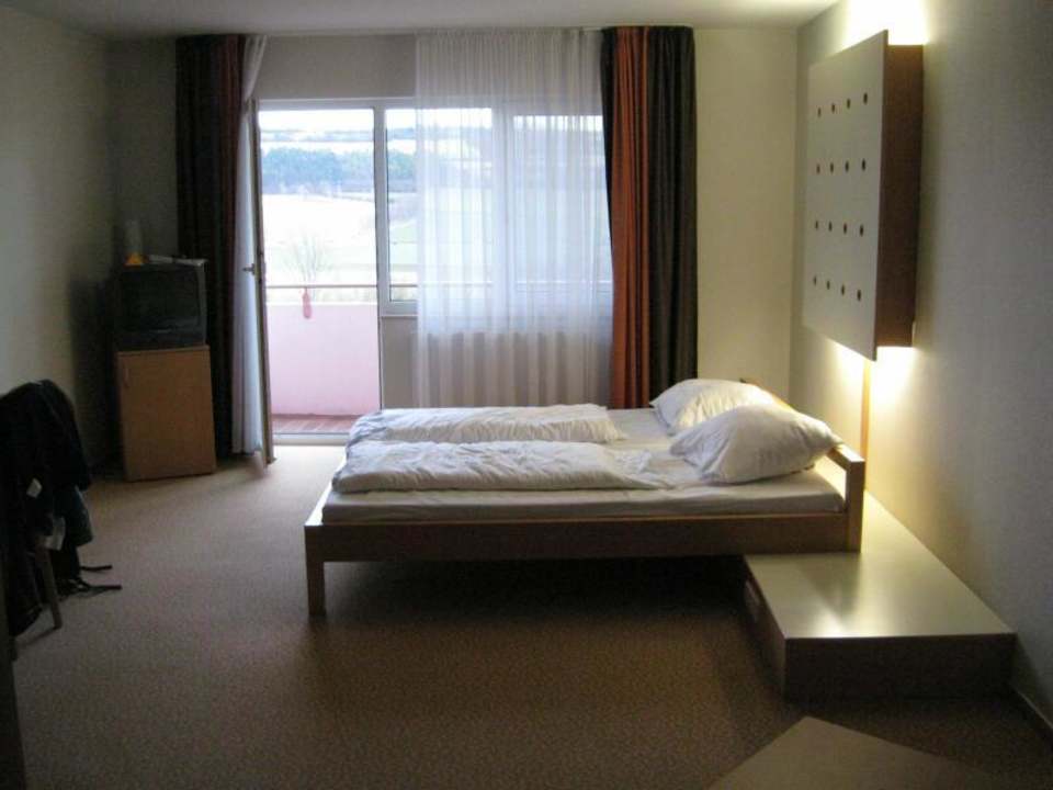 Hauptraum im 2:Raum-Appartement SAVOY Hotel Bad Mergentheim