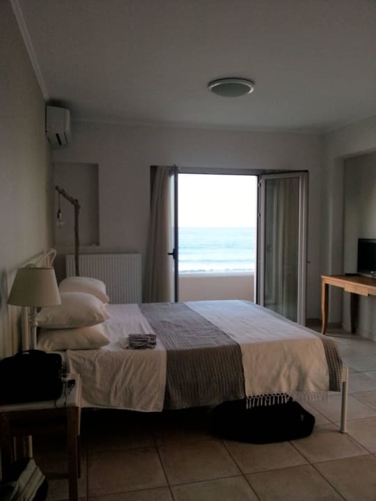 Schlafzimmer, 2 Balkone, direkter Meerblick The Mini Beach Hotel