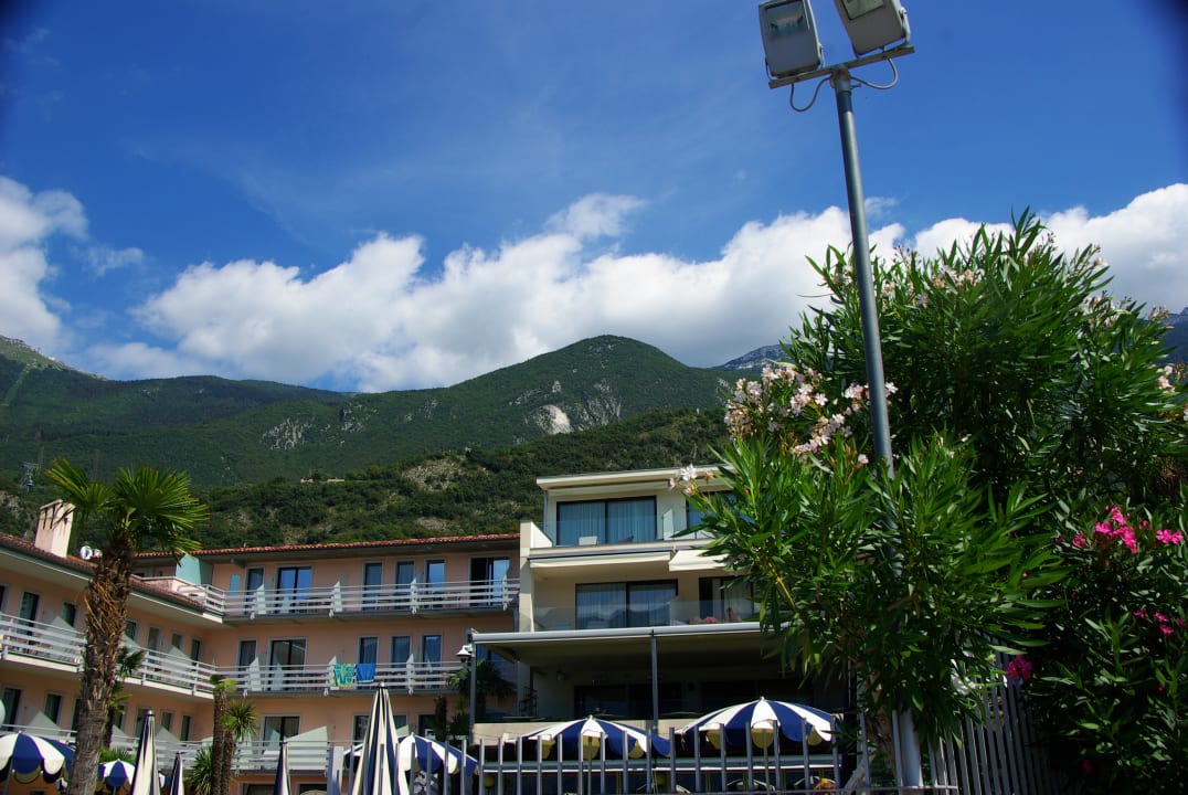 Außenansicht Hotel Castello Lake Front