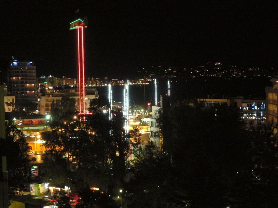 Ausblick Nachts auf die Promenade von Sonnenstrand Meliá Sunny Beach