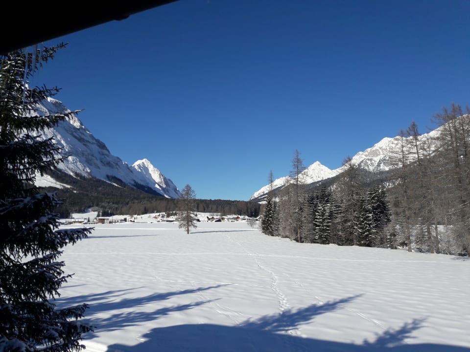 Aussicht vom Balkon Alpenhotel Karwendel