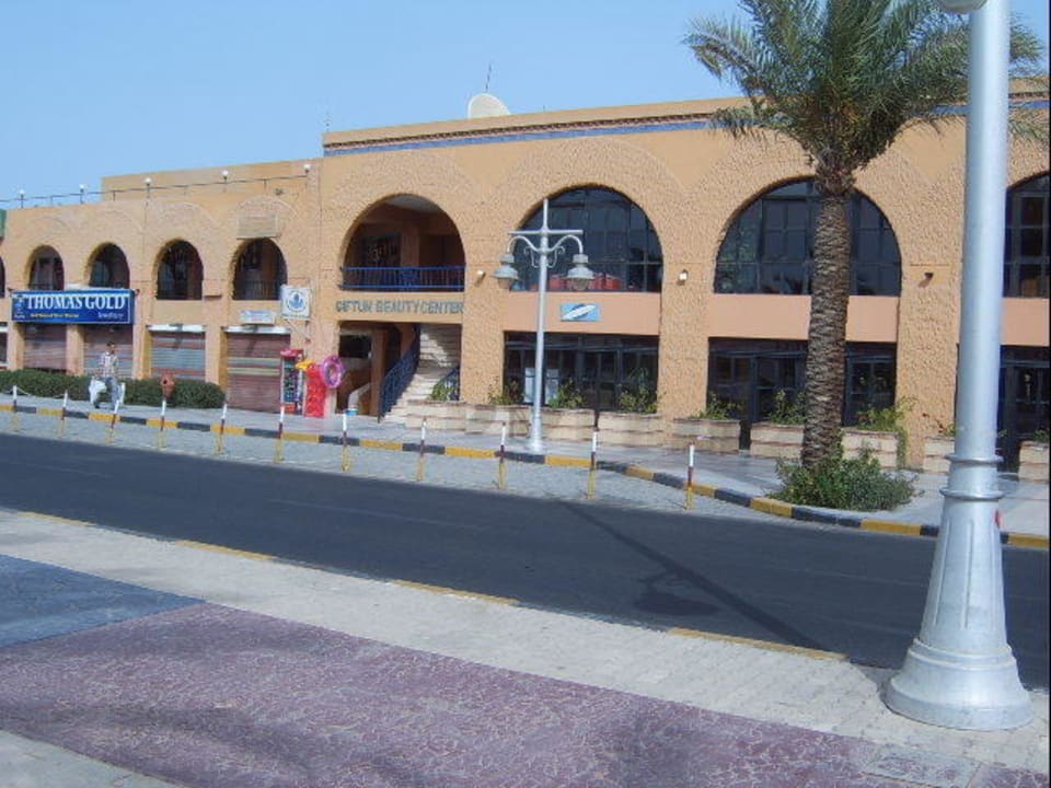 Hotel von außen Giftun Azur Resort