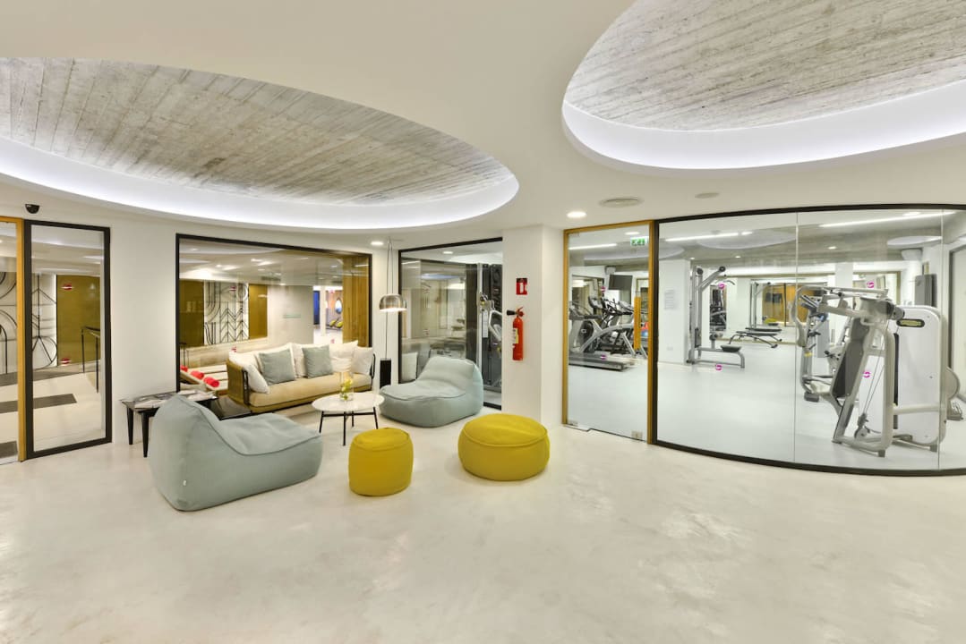 Spa lounge Napa Mermaid Hotel & Suites