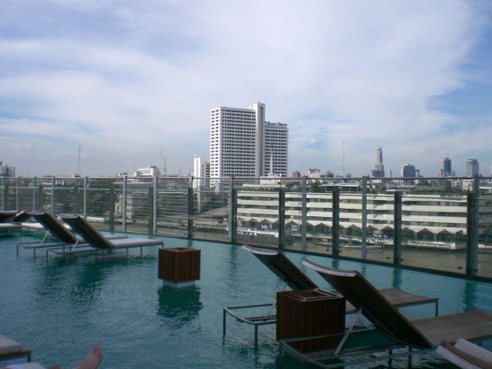 Pool Millennium Hilton Bangkok
