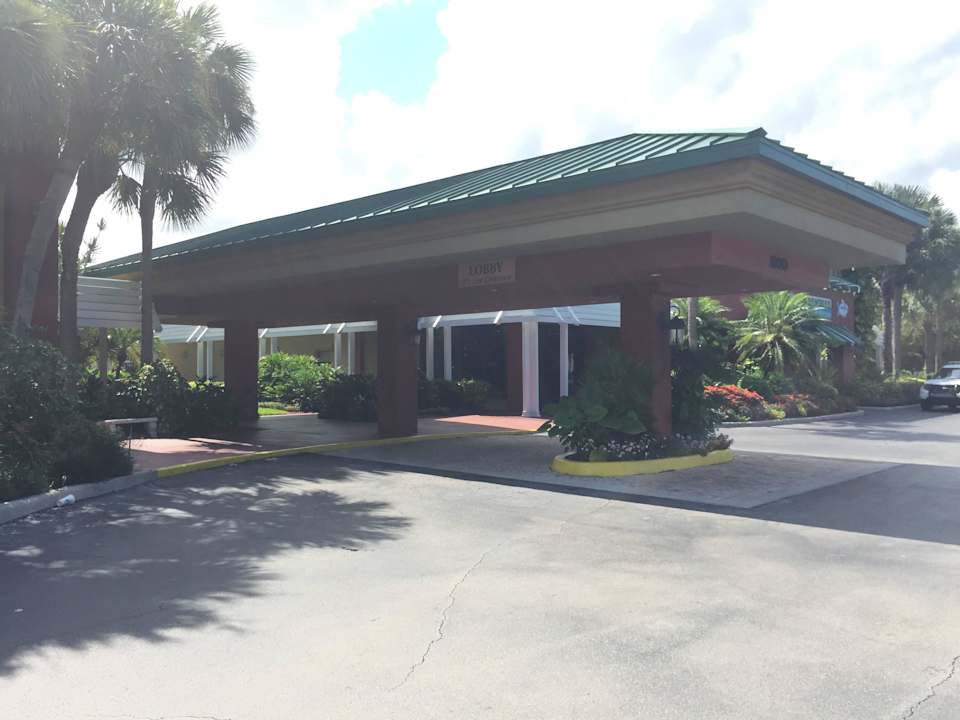 Aussen Hotel Ramada Inn of Naples