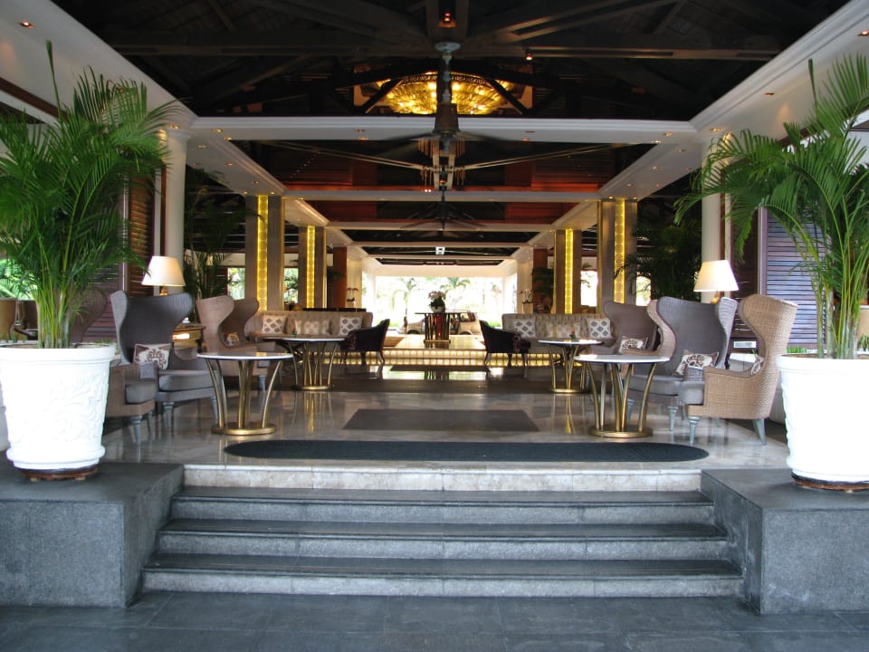 Bequeme Sitzmöglichkeiten in der Hotellobby The Laguna A Luxury Collection Resort & Spa