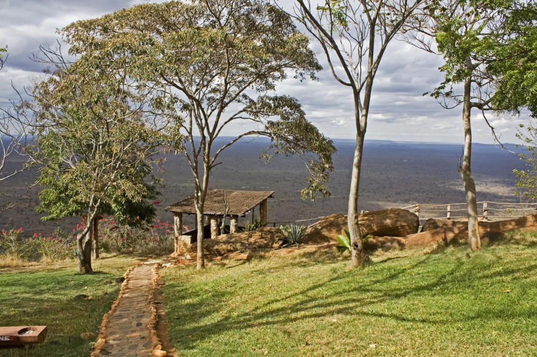 Gartenanlage Ngulia Safari Lodge
