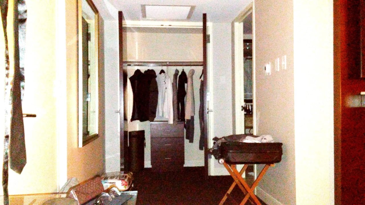 My wonderful walk in Closet Hotel Hyatt Regency New Orleans