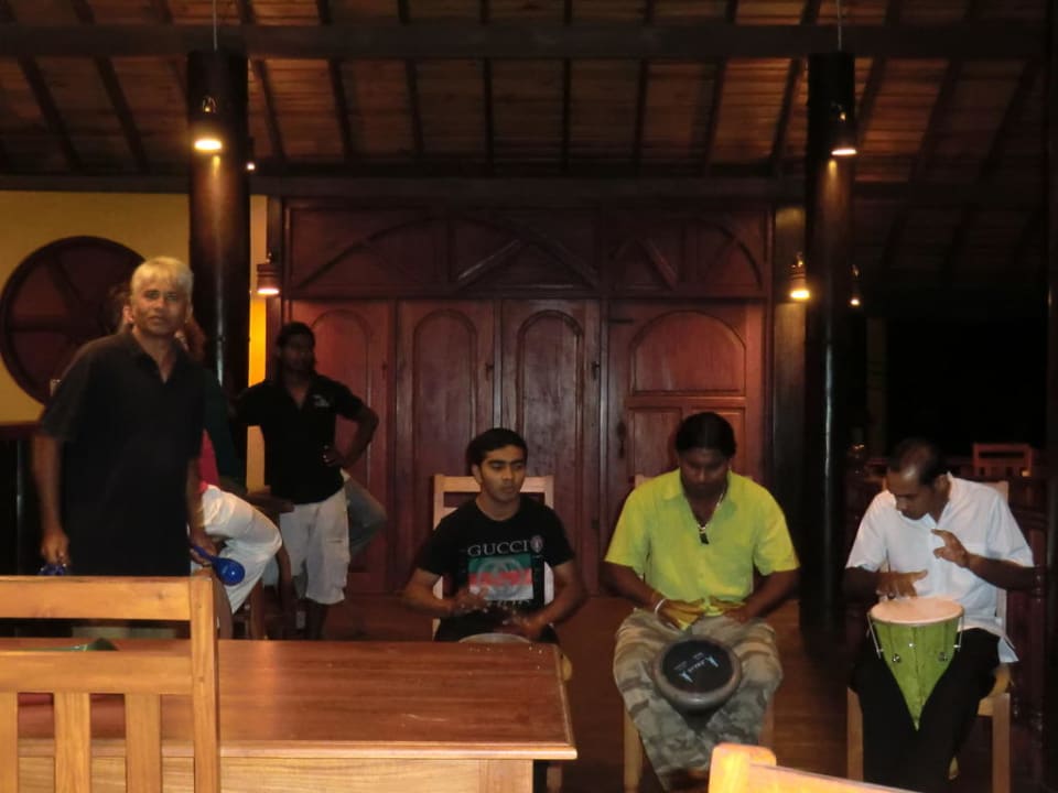 Abendliche Trommel-Session Wunderbar Beach Club Hotel