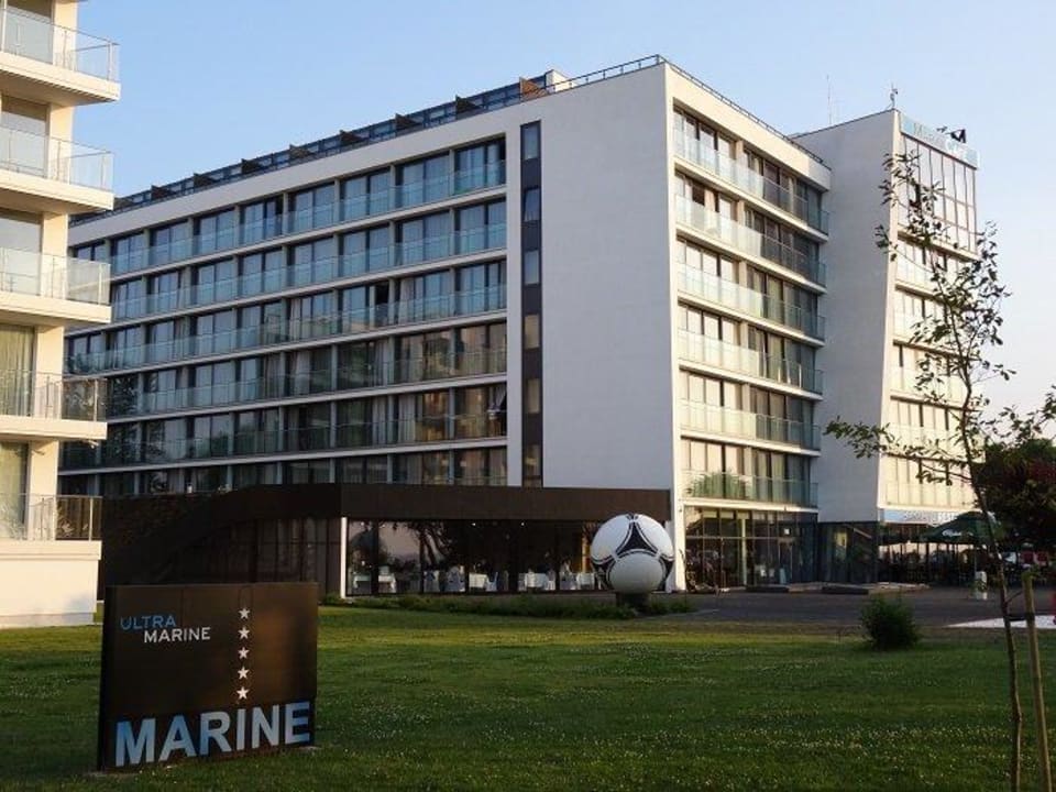 Widok z innego boku Marine Hotel by Zdrojowa