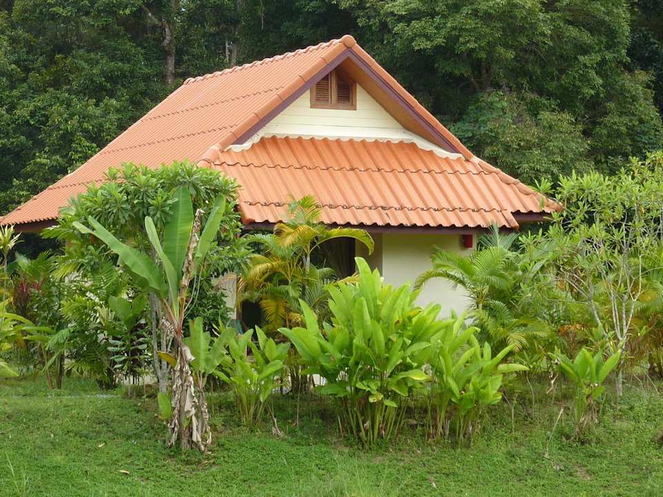 Unser Bungalow von der Seeseite Hotel Khaolak Riverside Bungalow