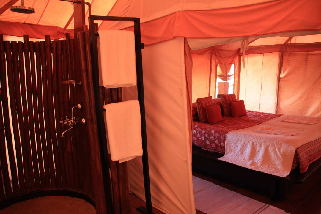 Das Innere eines Luxury Tents - Dusche inklusive Khem Villas