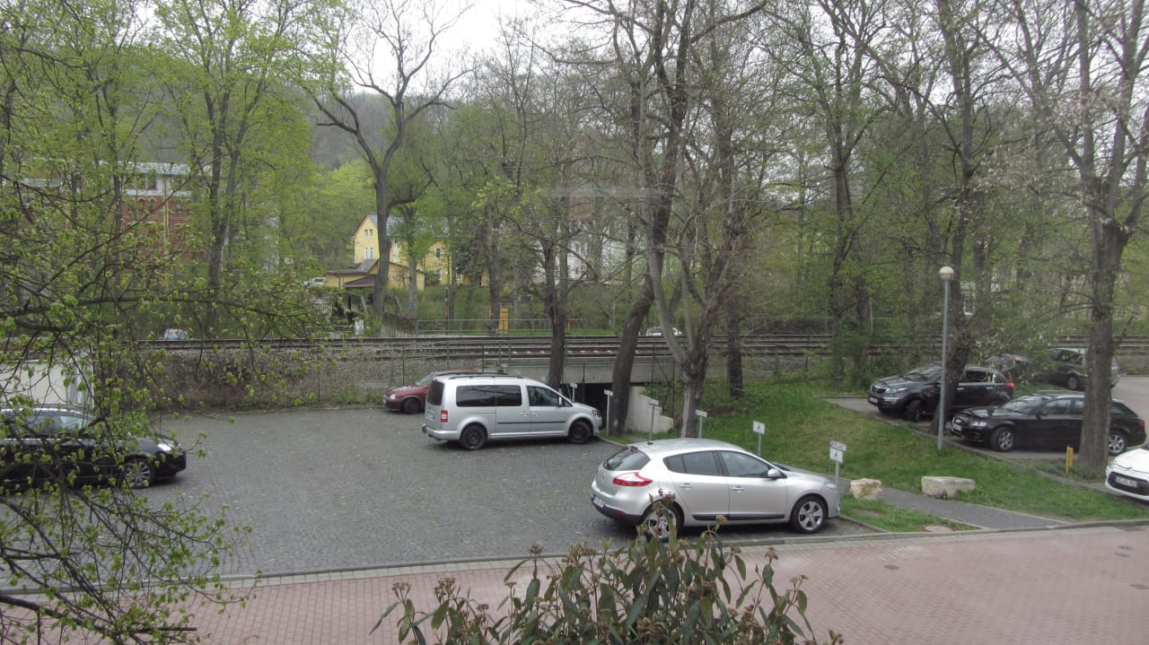 Parkplatz und Bahngleise Hotelpark Stadtbrauerei Arnstadt