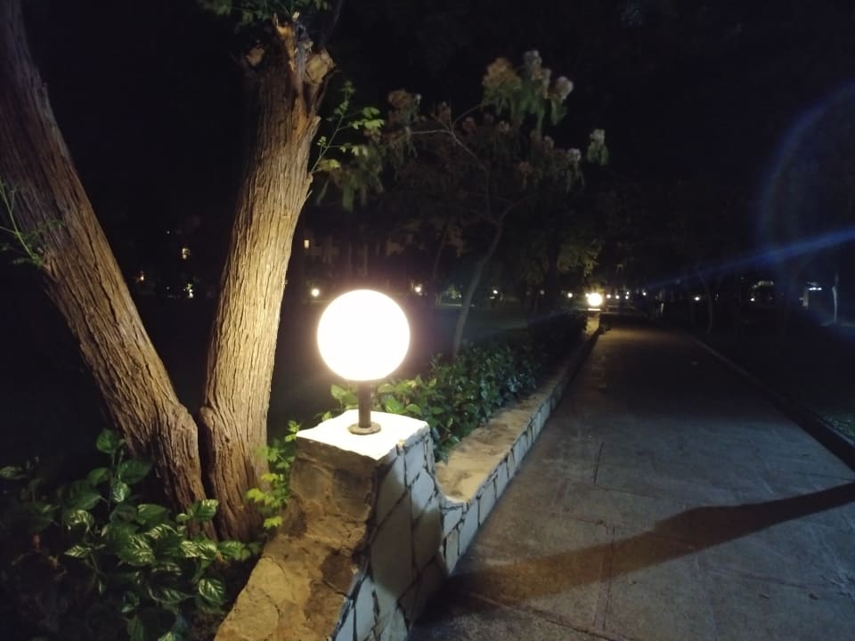 Knallendes Licht der niedrig gestellten Laternen Labranda Alantur Resort