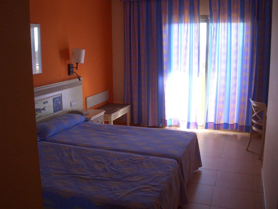 Schlafzimmer Iberostar Waves Gaviotas Park