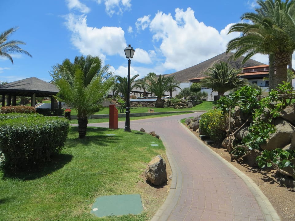 Weg von der Privat Lodge zum Hotelgelände TUI MAGIC LIFE Fuerteventura