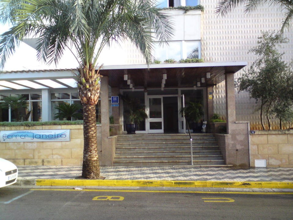 Haupteingang Caprice Janeiro Hotel & Spa