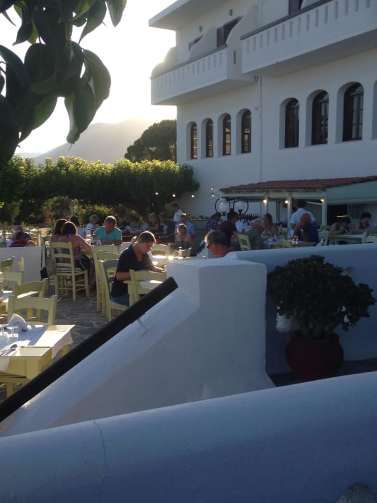 Abendessen Vritomartis Naturist Resort