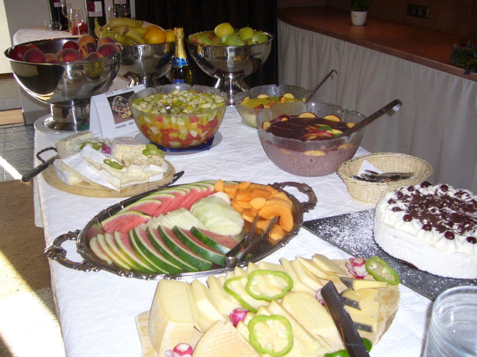 Käseplatten und Dessert Garni Hotel - Das Alpin Kaiserzeit