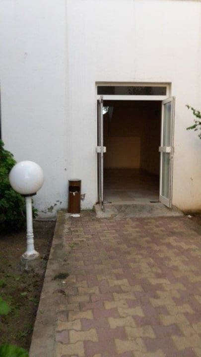 Vom Pool zum Hauptgebäude El Mouradi Club Kantaoui