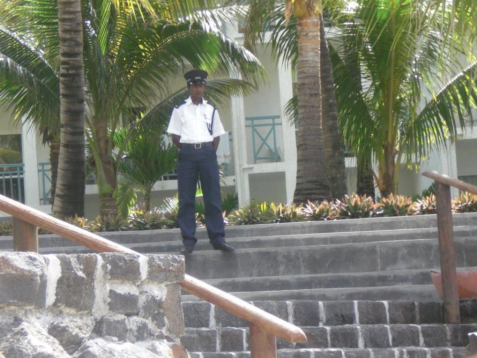 Einer der Security Veranda Palmar Beach Hotel