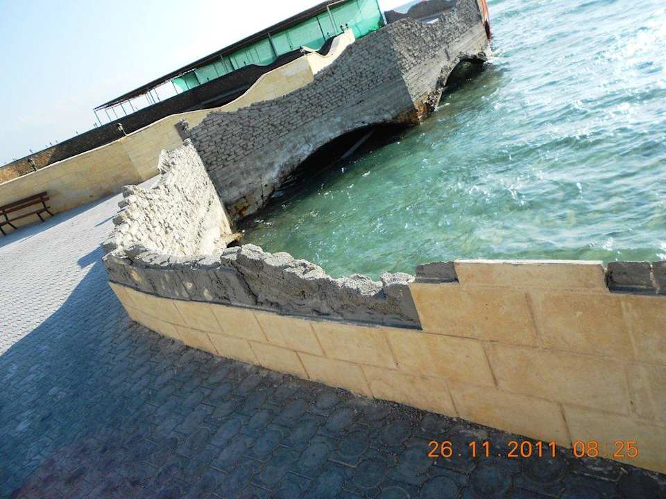 Hotelsteg zum Hausriff Hotel Titanic Palace