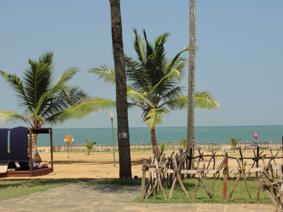 Blick vom Ruhe-Pool zum Strand Club Hotel Dolphin