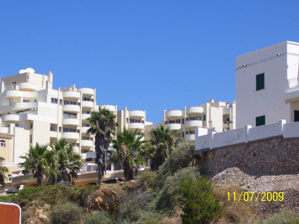 Hotel Algarve Mor vom Strand aus gesehen TURIM Algarve Mor Apartamentos Turísticos