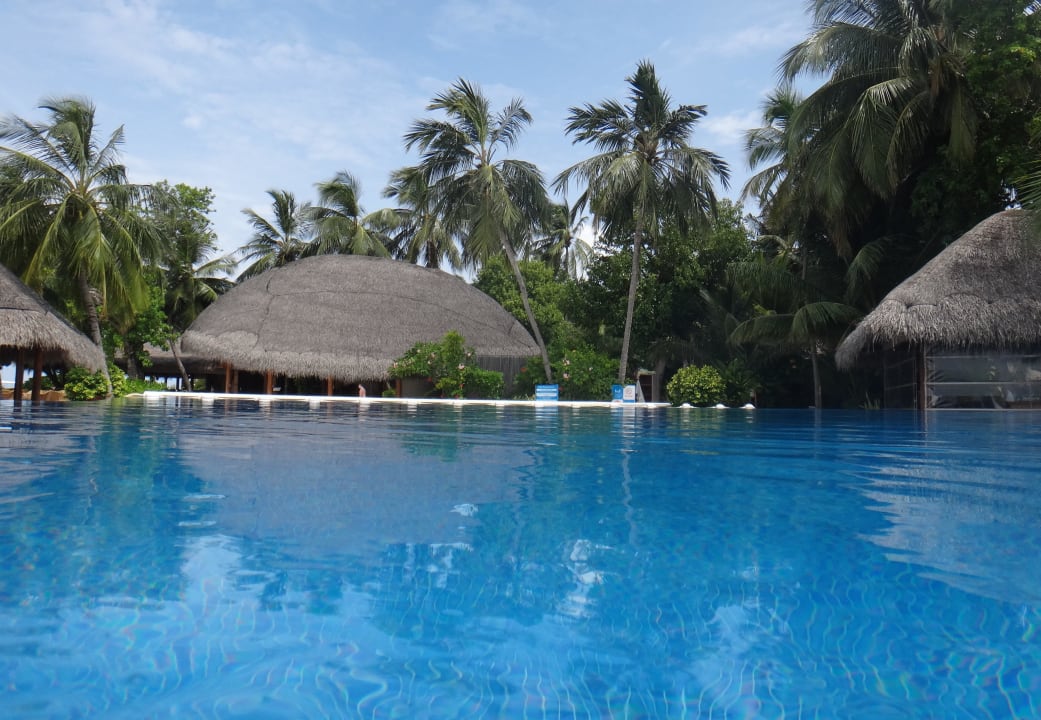 Infinity-Pool Kuramathi Maldives