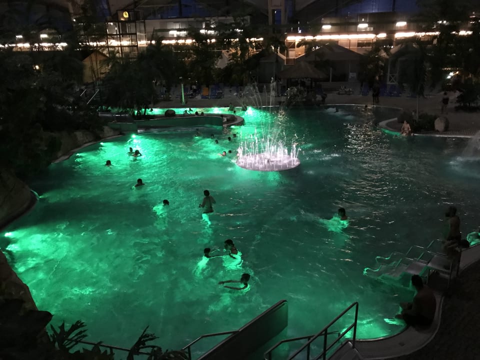 Pool Tropical Islands Resort