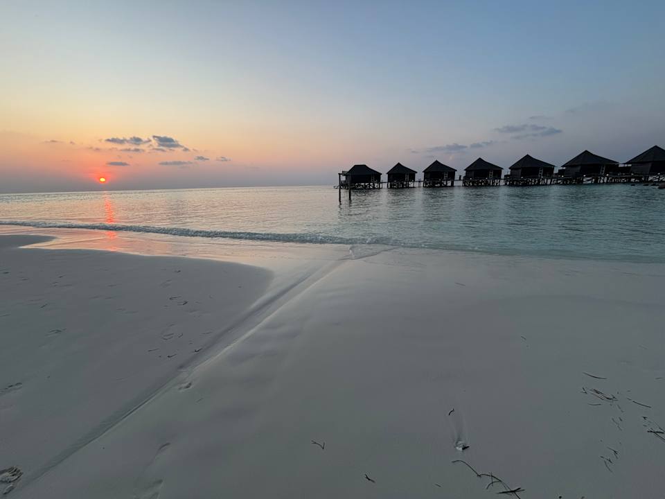 Strand Kuredu Island Resort & Spa