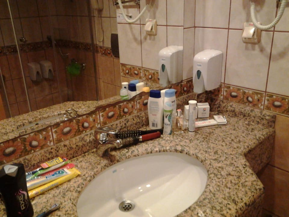 Bad Zimmer 311 Side Sun Hotel