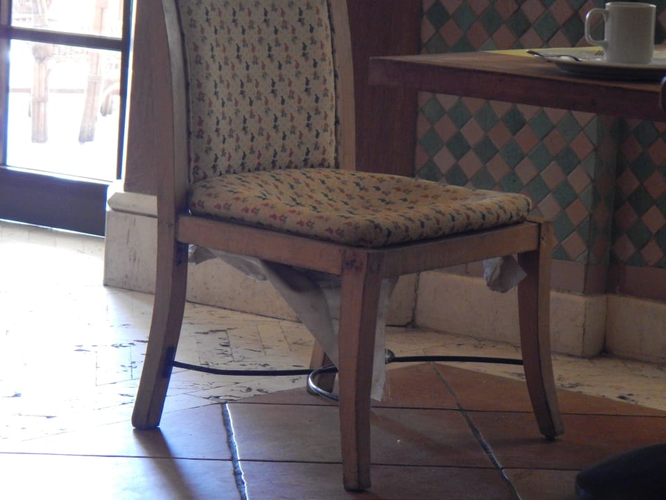 Noch einer der modernen Stühle Sharm Resort