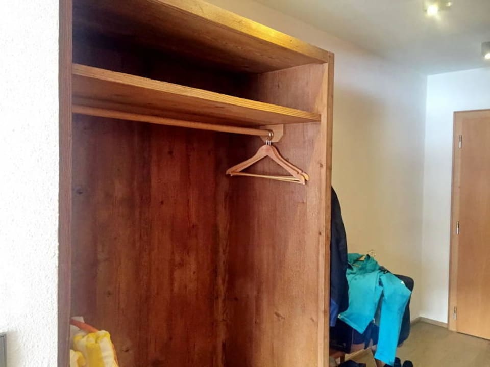 Suite Veronika Stauraum Eingang Hotel Quellenhof Leutasch, Tirol
