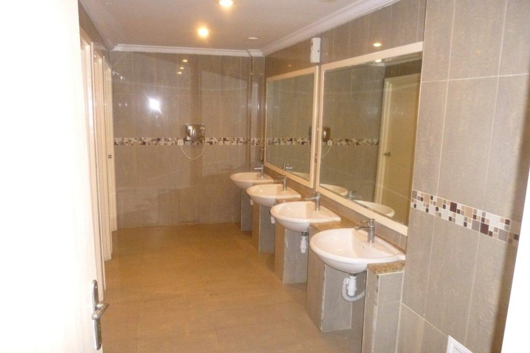 Öffentliche Hoteltoilette Hotel Paradis Palace