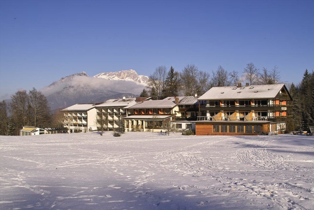 Außenansicht Alm- & Wellnesshotel Alpenhof