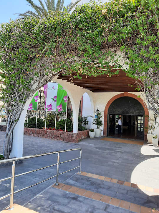 Außenansicht Hotel Parque Tropical