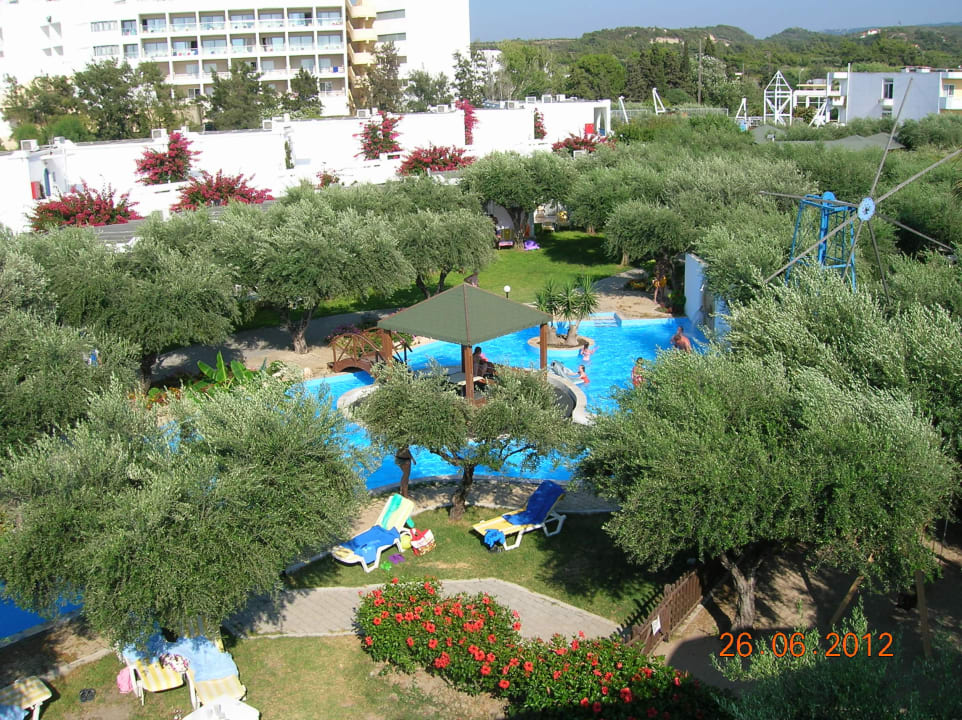 Widok ogrodu z dużej zjeżdżalni TUI KIDS CLUB Alex Beach