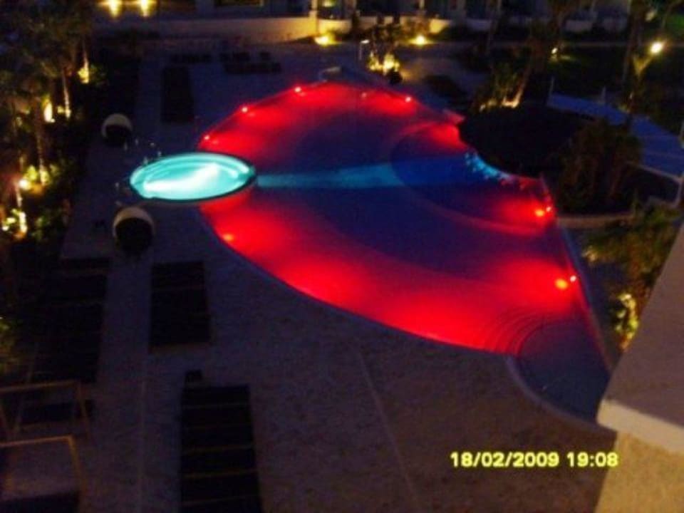 Pool bei Nacht Protur Biomar Sensatori Resort
