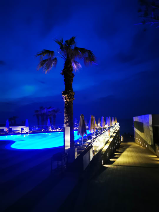 Pool Arina Beach Resort