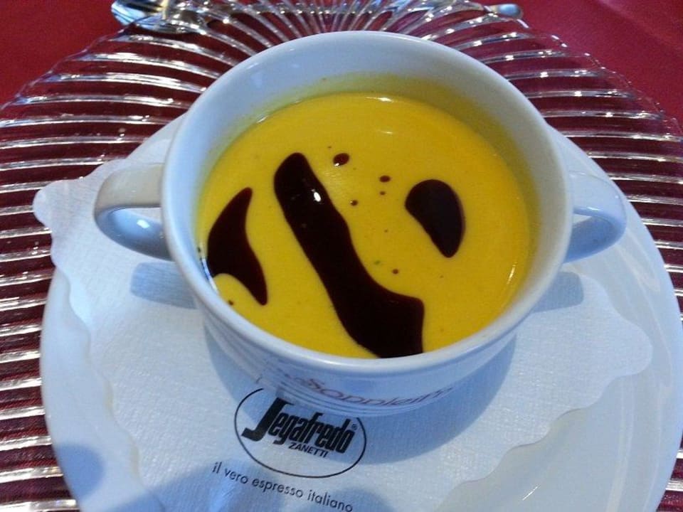 Kürbiskernsuppe -Lecker  Hotel Sonnleiten